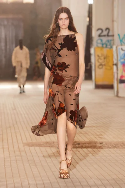 Look 13